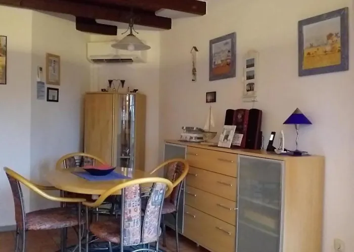 بيت للعطل Strolchi *